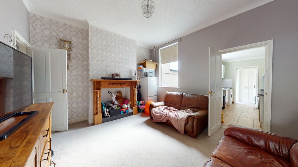Property photo 2 of 30