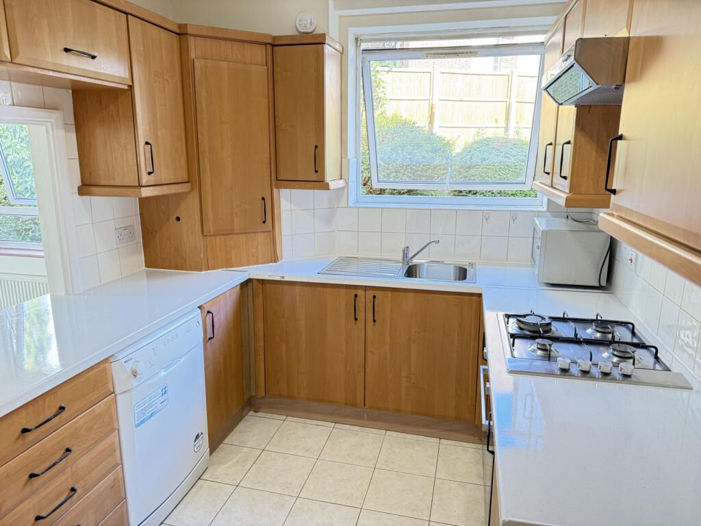 Property photo 3 of 9 Kitchen