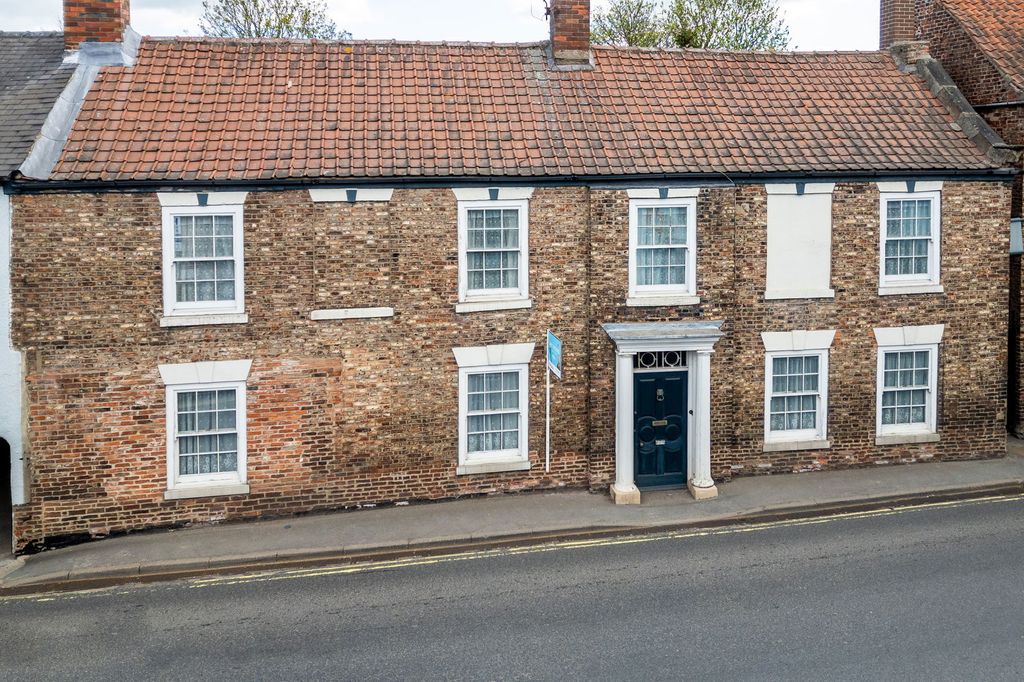 Property photo 1 of 37