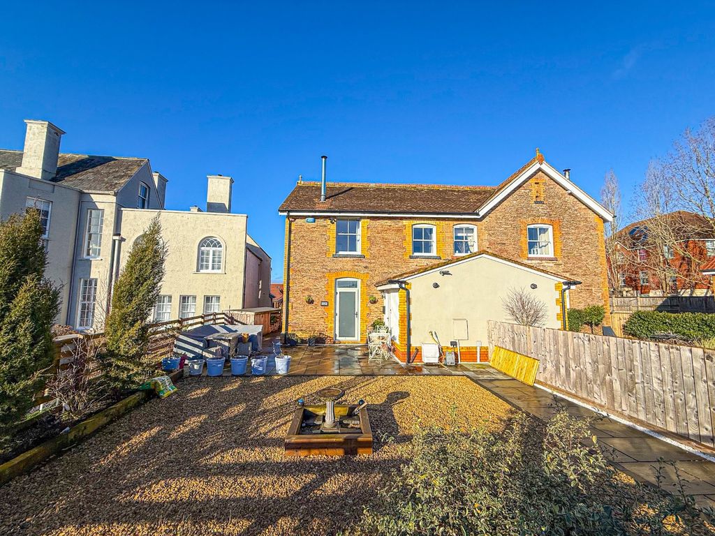 Property photo 1 of 18 4859460