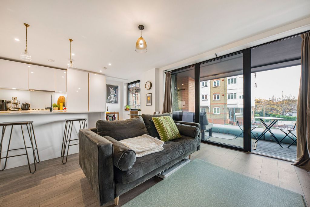 Property photo 3 of 16