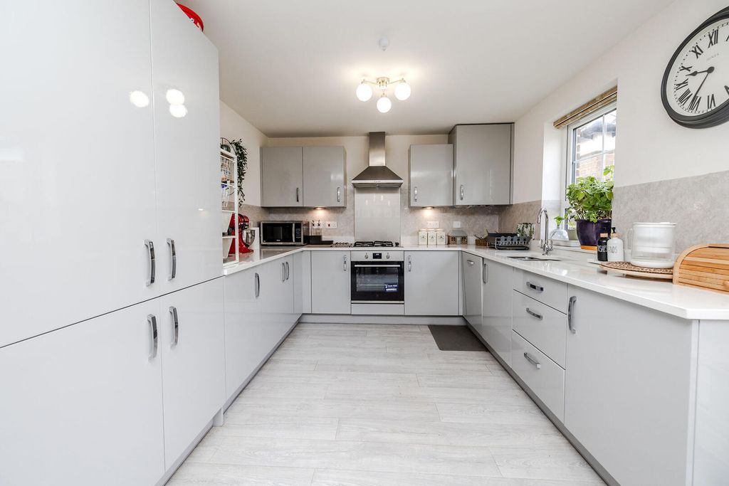 Property photo 3 of 42 Kitchen