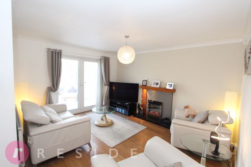 Property photo 2 of 19 Lounge