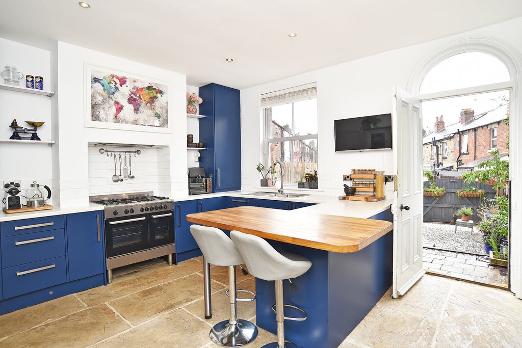 Property photo 3 of 13