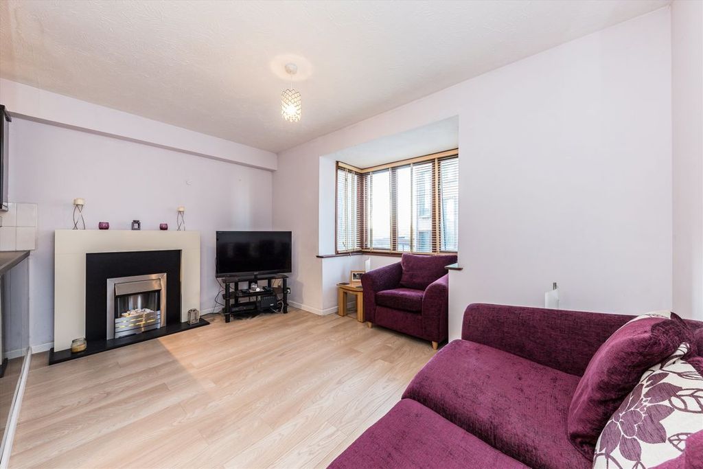 Property photo 2 of 4