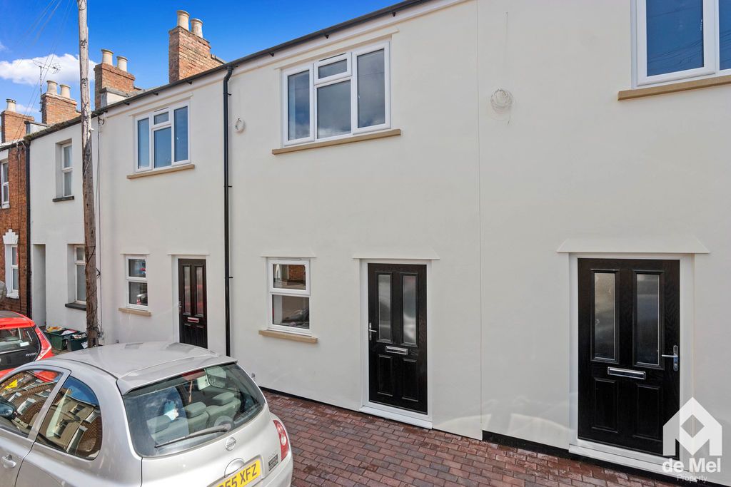 Property photo 2 of 11 Photo 1