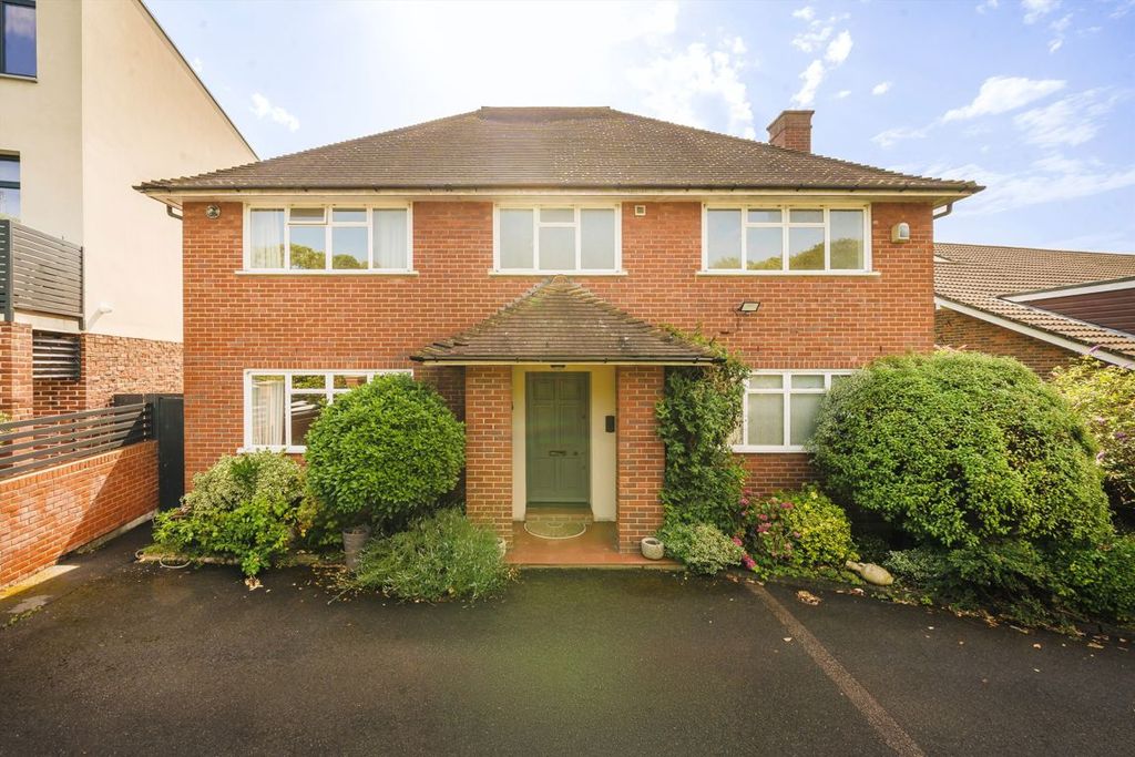 Property photo 1 of 8