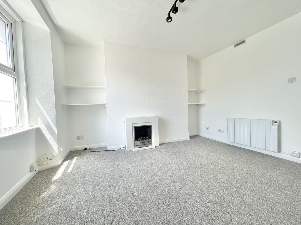 Property photo 3 of 11 Photo 5