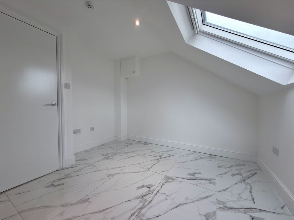 Property photo 2 of 7 Img 3783