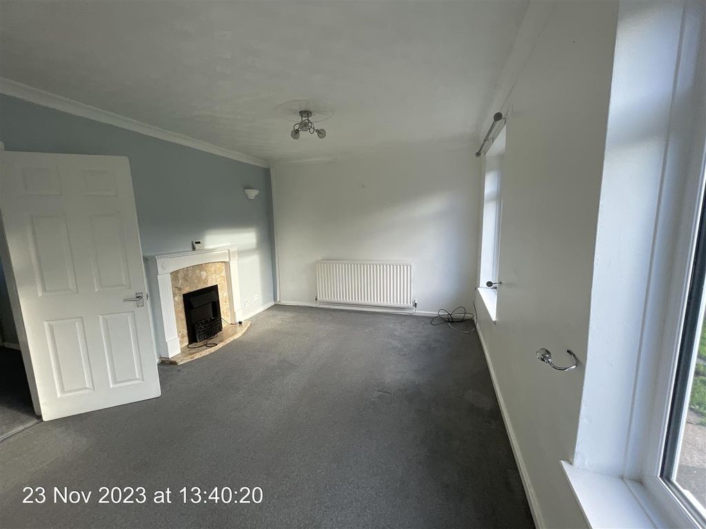 Property photo 2 of 8 Lounge.Jpg