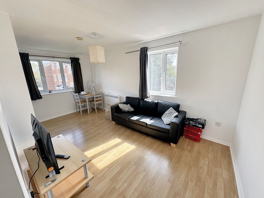 Property photo 2 of 12
