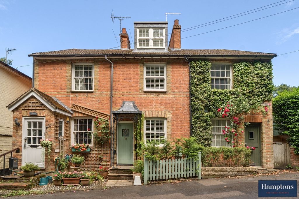 Property photo 1 of 16 Wick Road