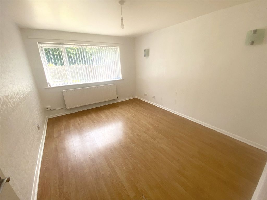 Property photo 3 of 17 Picture No. 05