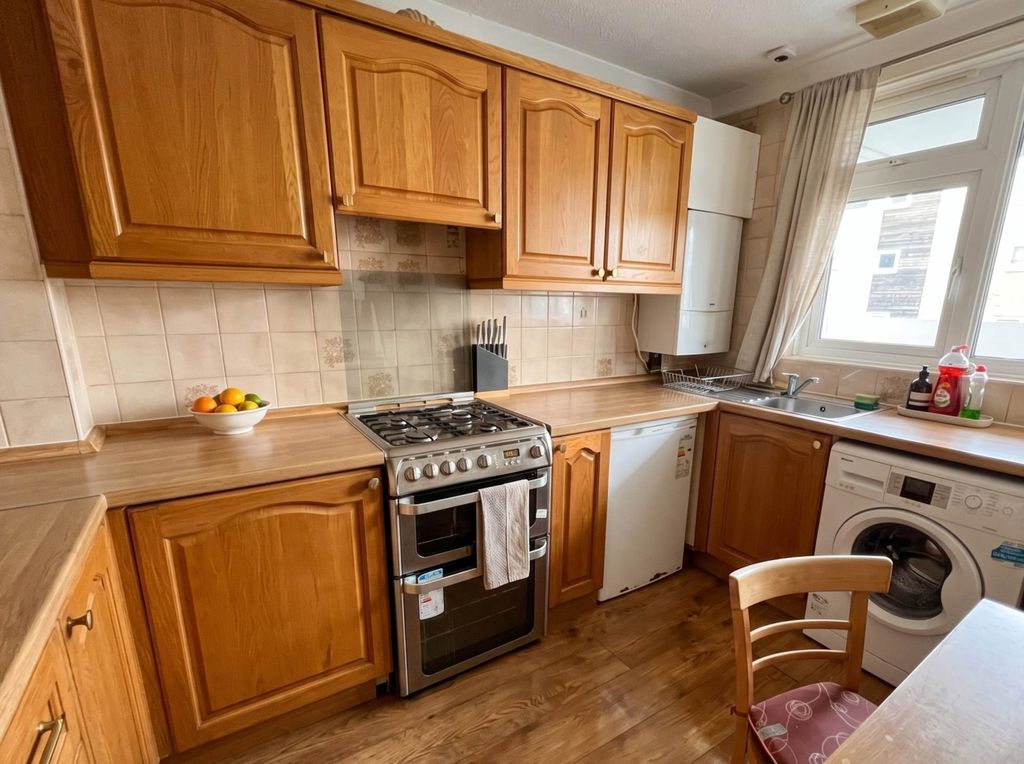 Property photo 2 of 6