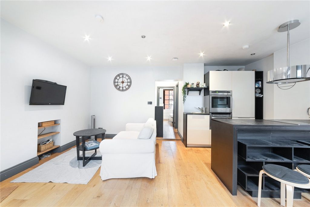 Property photo 2 of 11