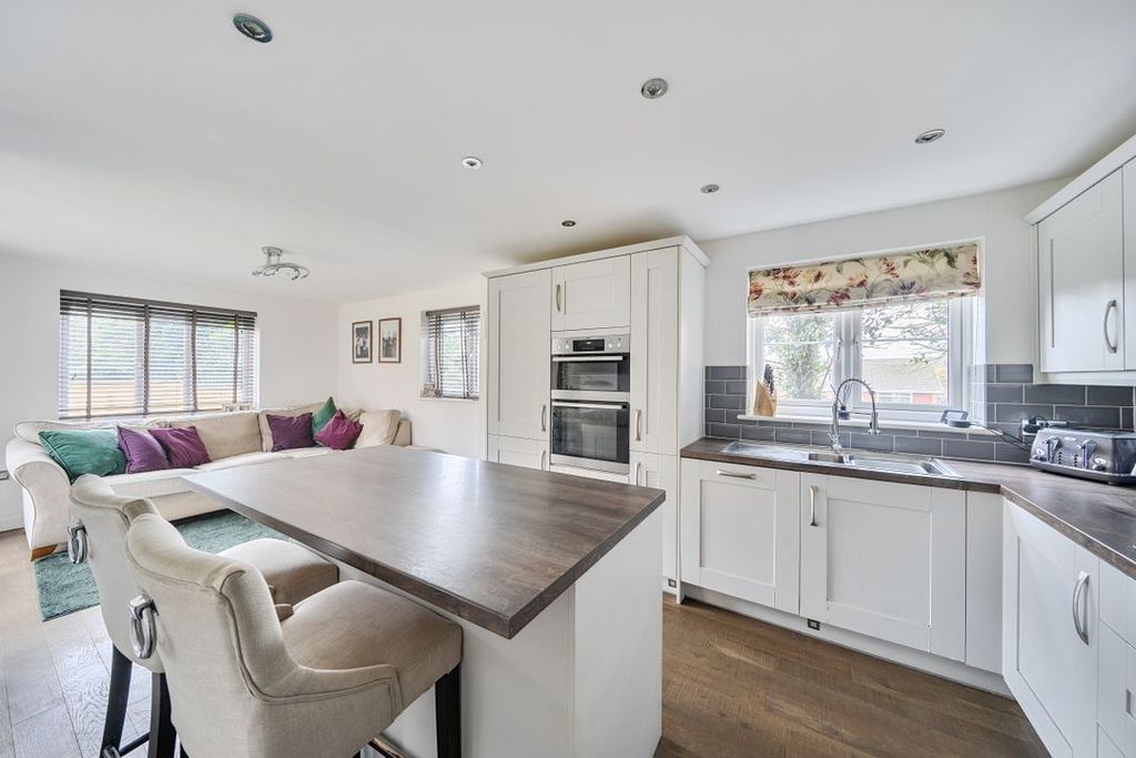 Property photo 2 of 18 14230811569Aefdb501Ca5