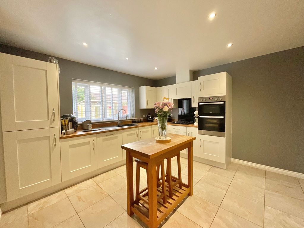 Property photo 3 of 37