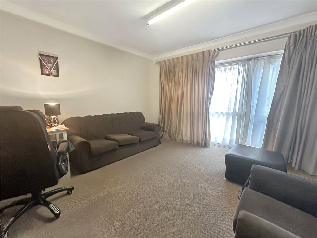 Property photo 3 of 7 Picture No. 02