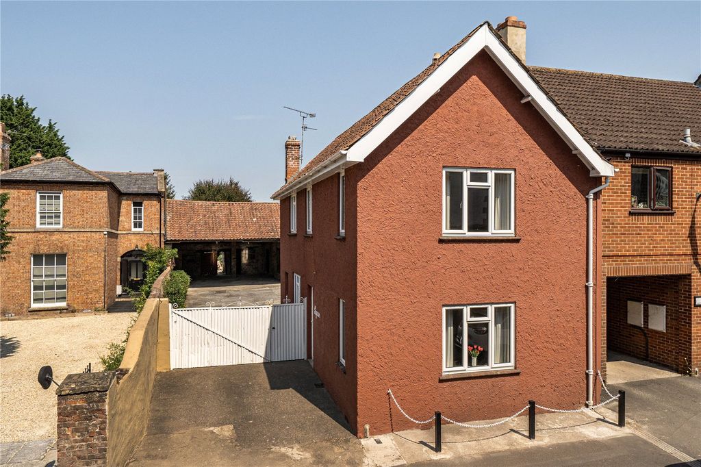 Property photo 1 of 31 Picture No. 04