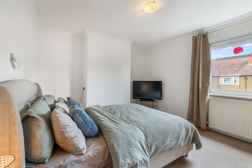 Additional image 5 of 2 bed flat for saleAlbert Avenue, Grangemouth FK3