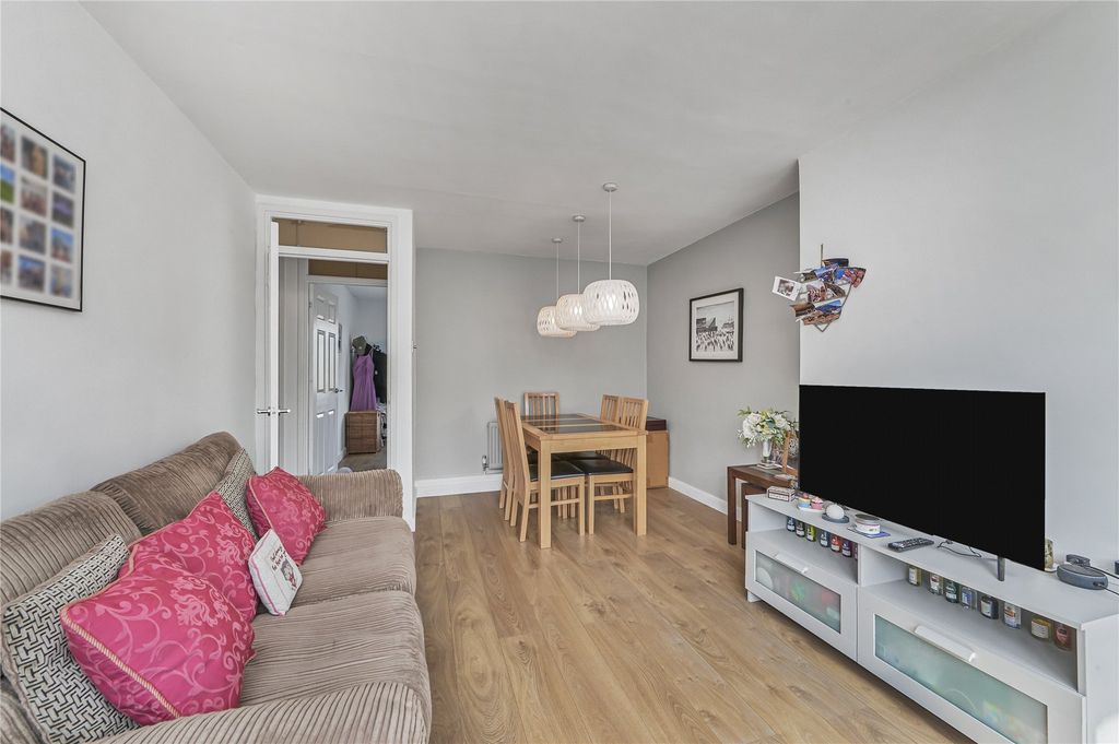 Property photo 2 of 11 Picture No. 14