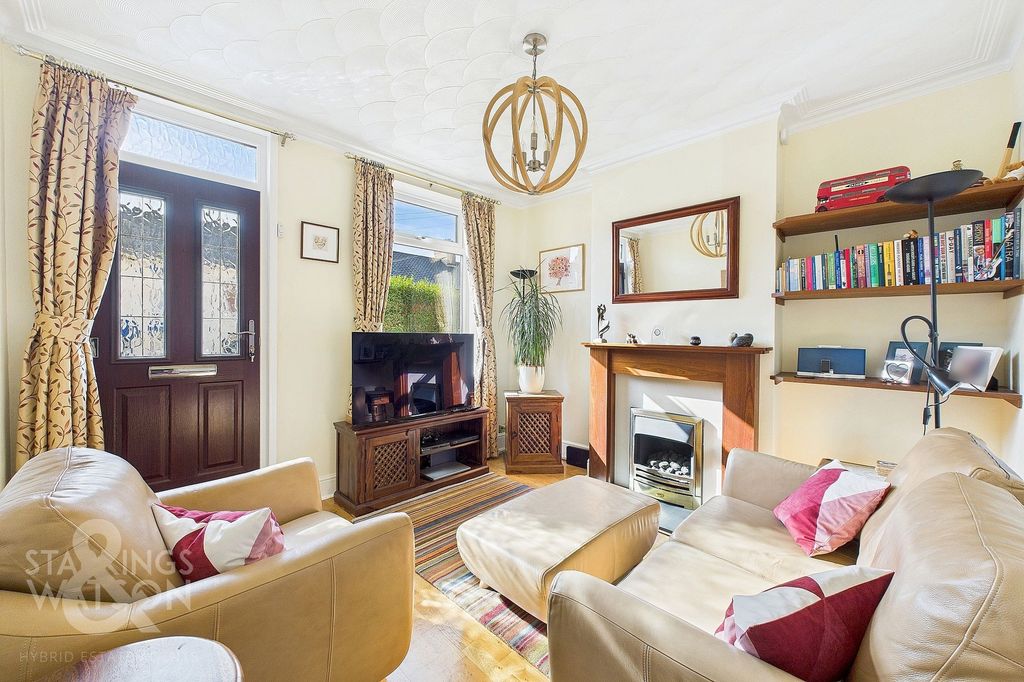 Property photo 2 of 22