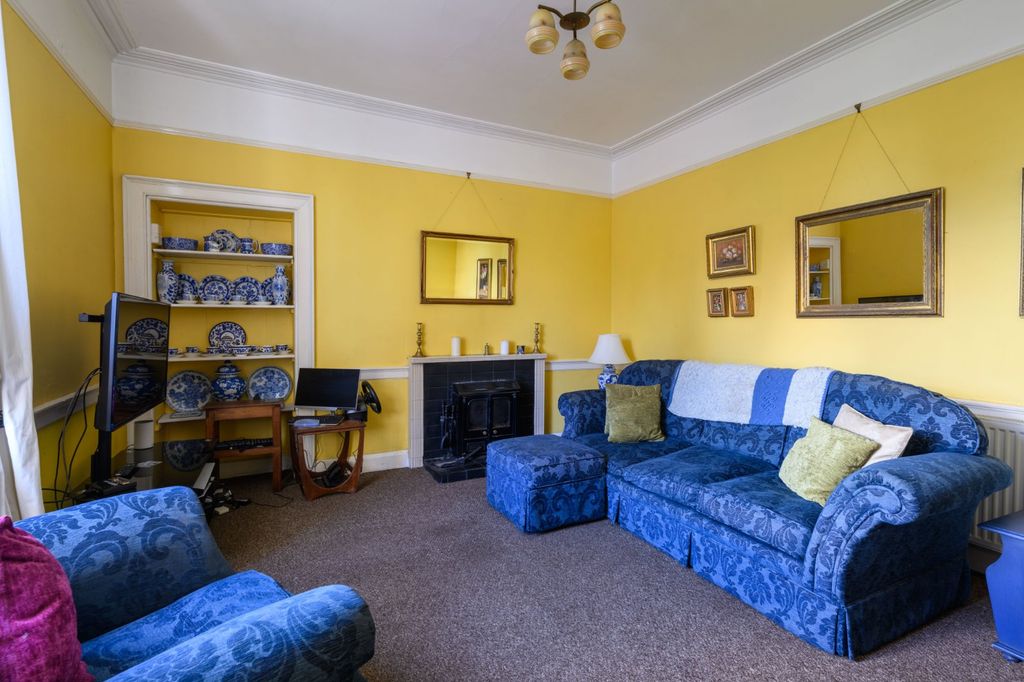 Property photo 3 of 26 Sitting Room