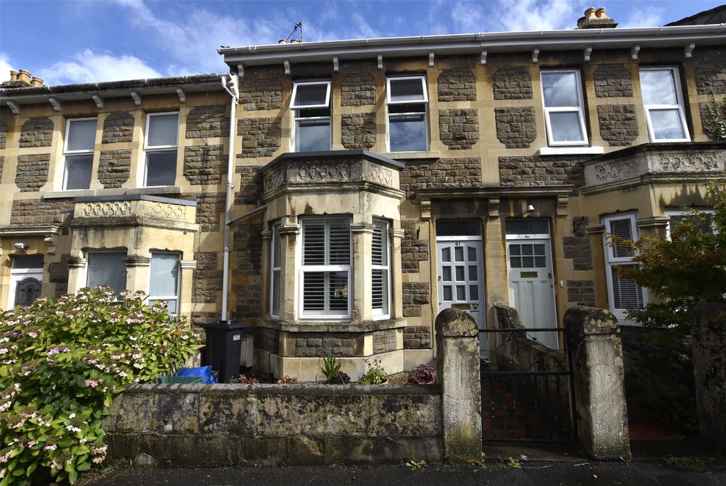 Property photo 1 of 16 External