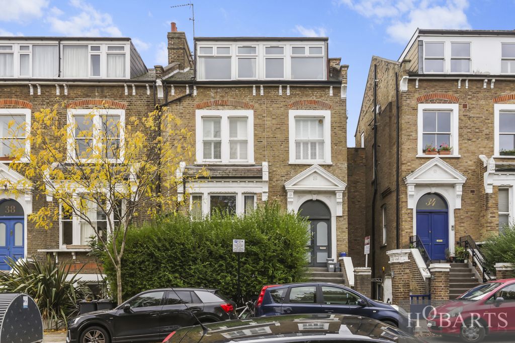 Property photo 1 of 16 Bright Two-Bedroom Ground Floor Maisonette With Private Garden