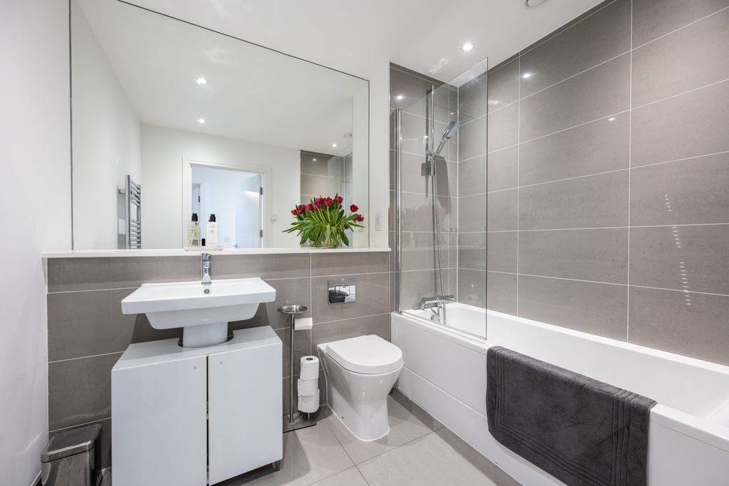 Property photo 3 of 20