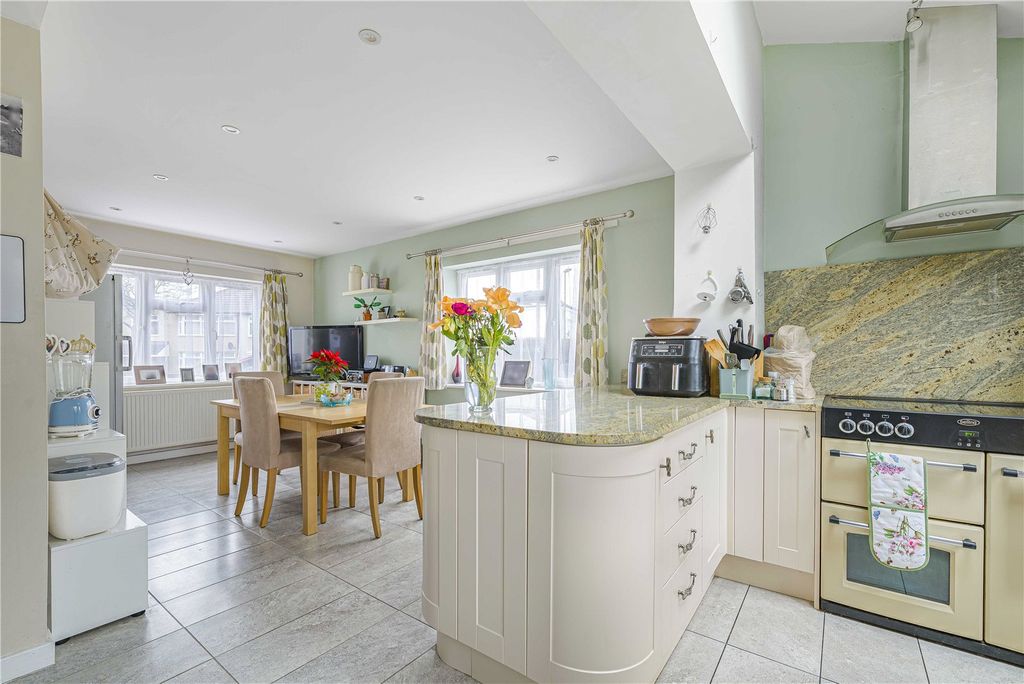 Property photo 3 of 23 Kitchen/Diner