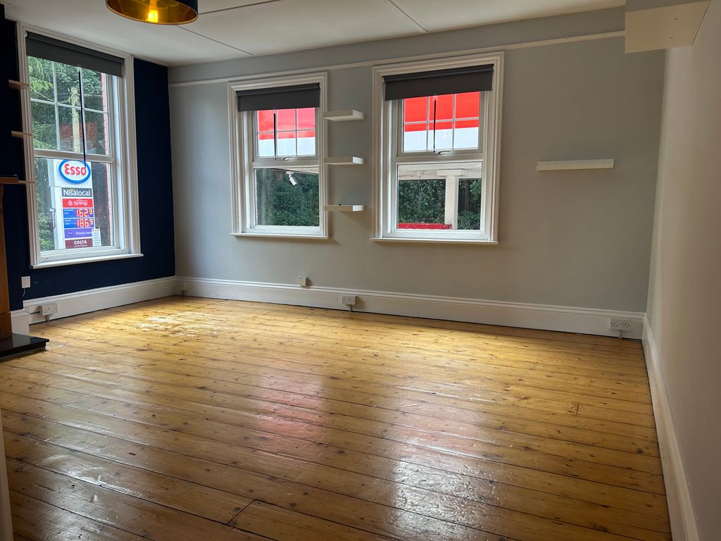 Property photo 1 of 7 Living Room