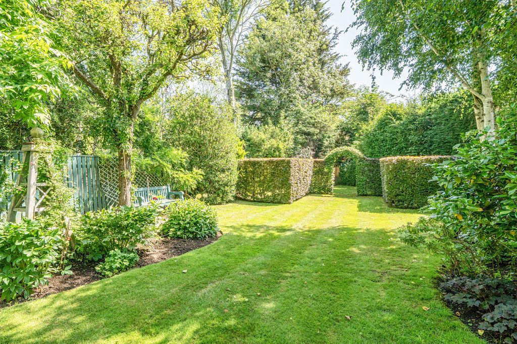 Property photo 2 of 22 1481833-3-6A3Bb4B...