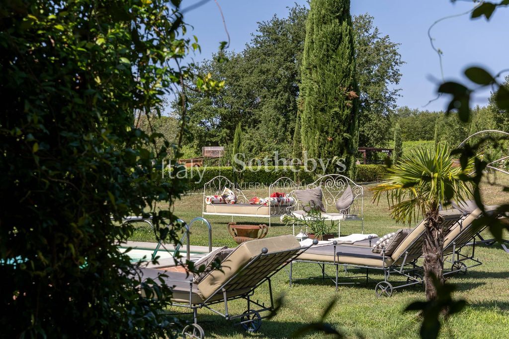 Property photo 3 of 32