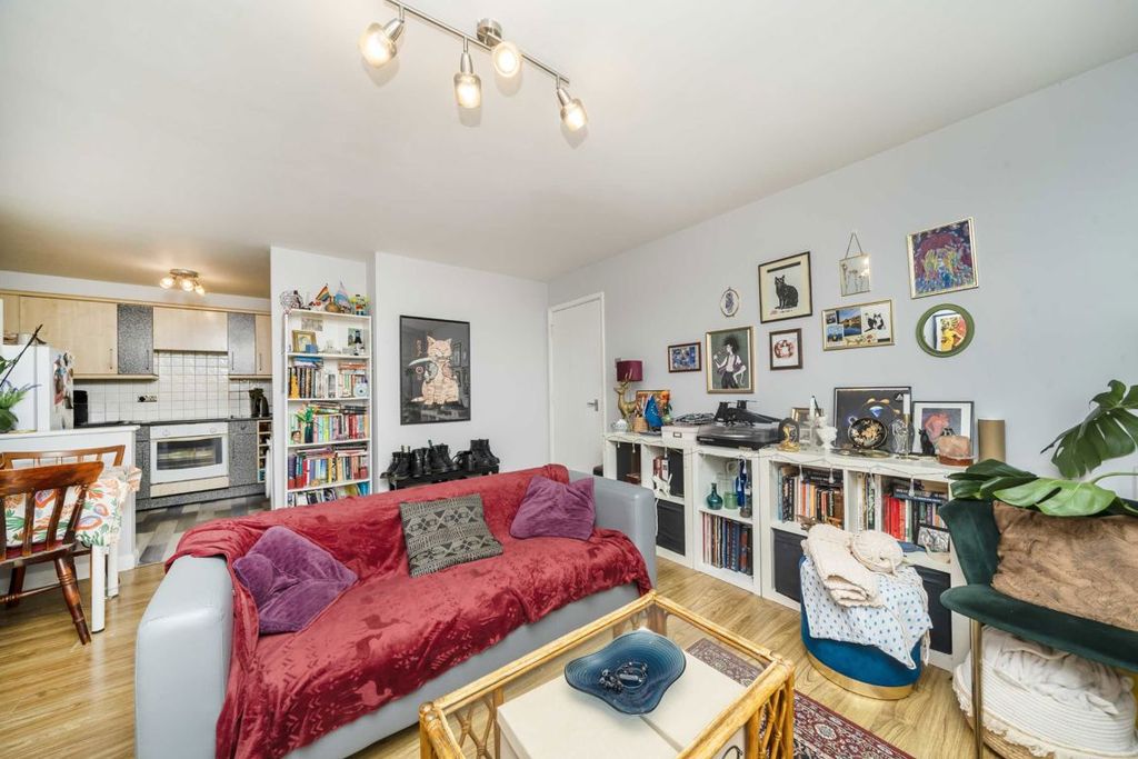 Property photo 2 of 5