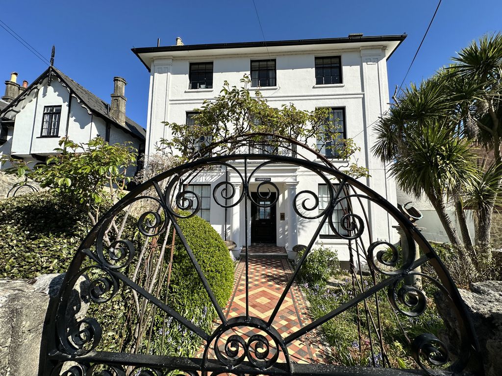 Property photo 1 of 13