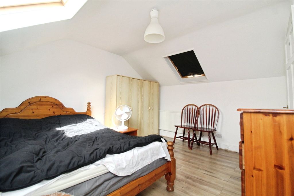 Property photo 3 of 6 Bedroom