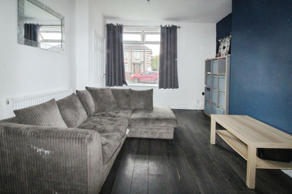 Property photo 3 of 8 Living Room