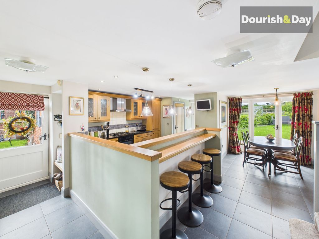 Property photo 2 of 25