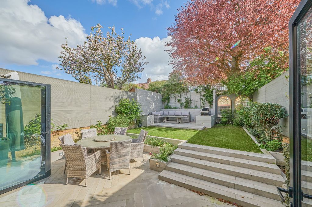 Property photo 2 of 17 Picture No. 26