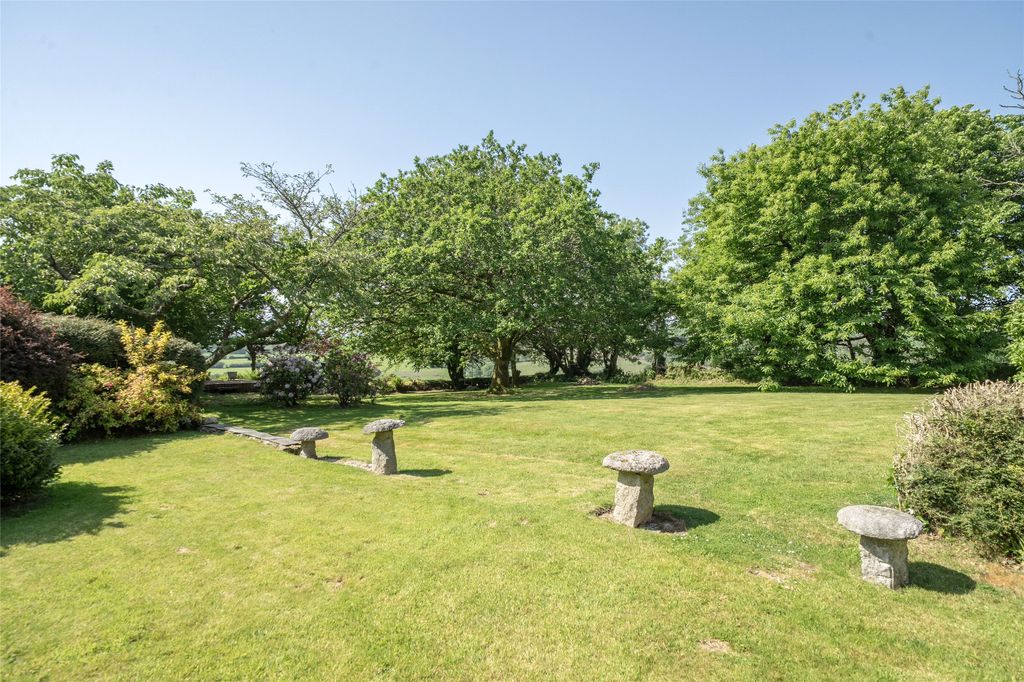 Property photo 2 of 25 Picture No. 24