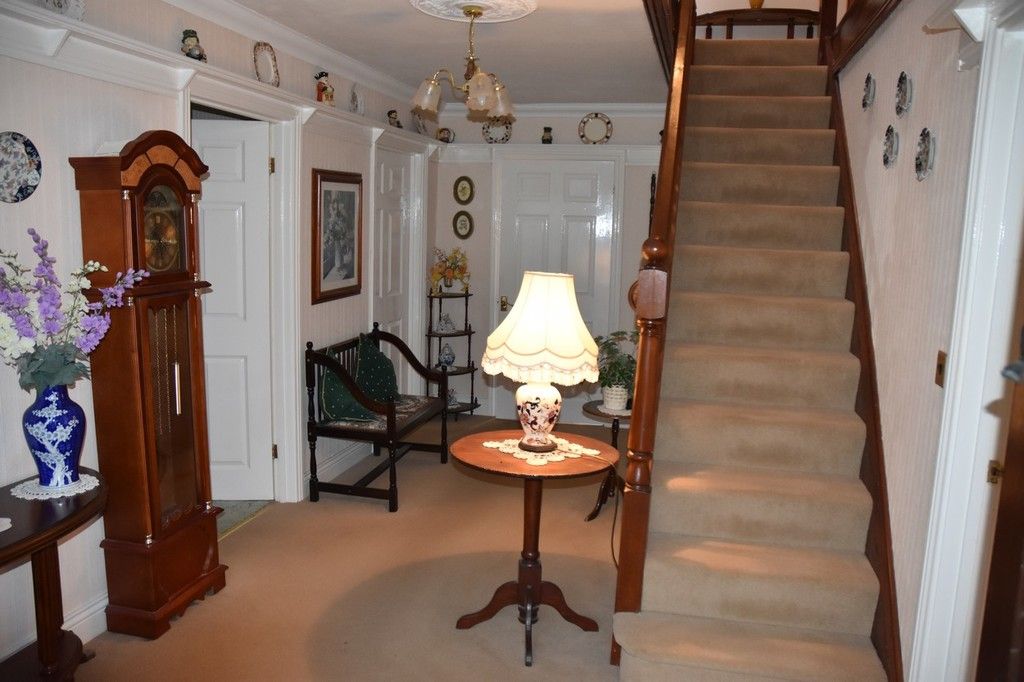 Property photo 2 of 27