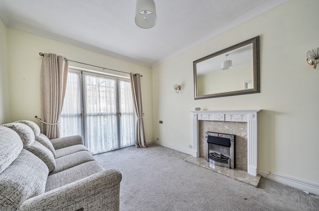 Property photo 2 of 18 2 - 1329530-2-6888E25...