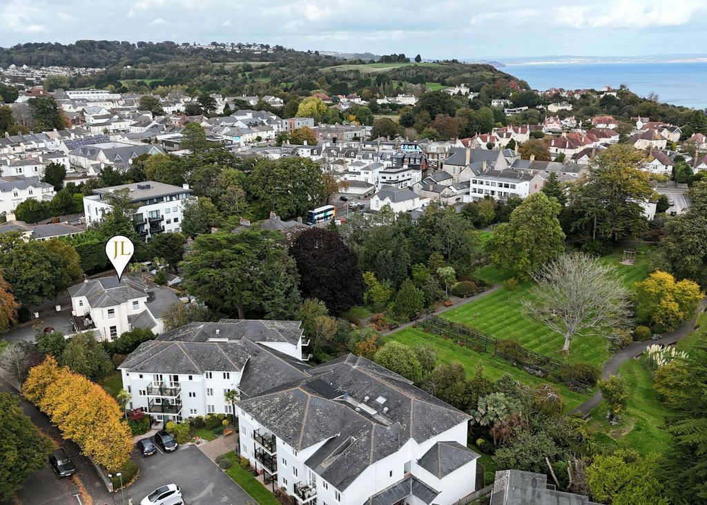 Property photo 1 of 30