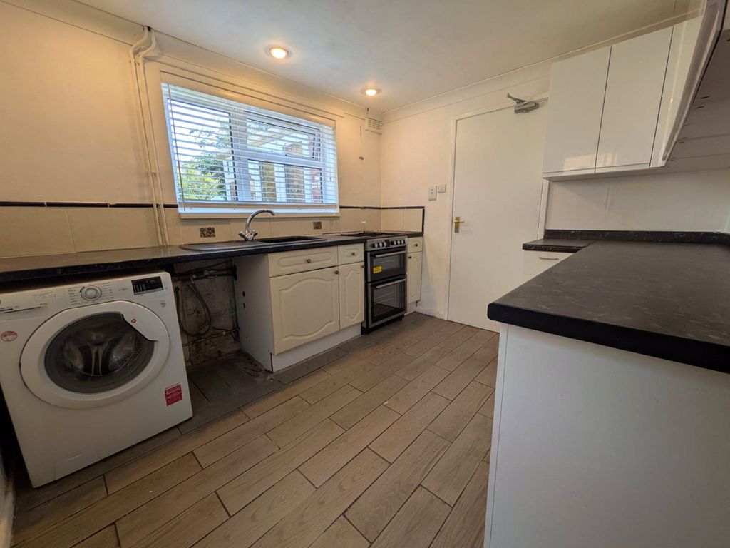 Property photo 3 of 10 Picture No. 07