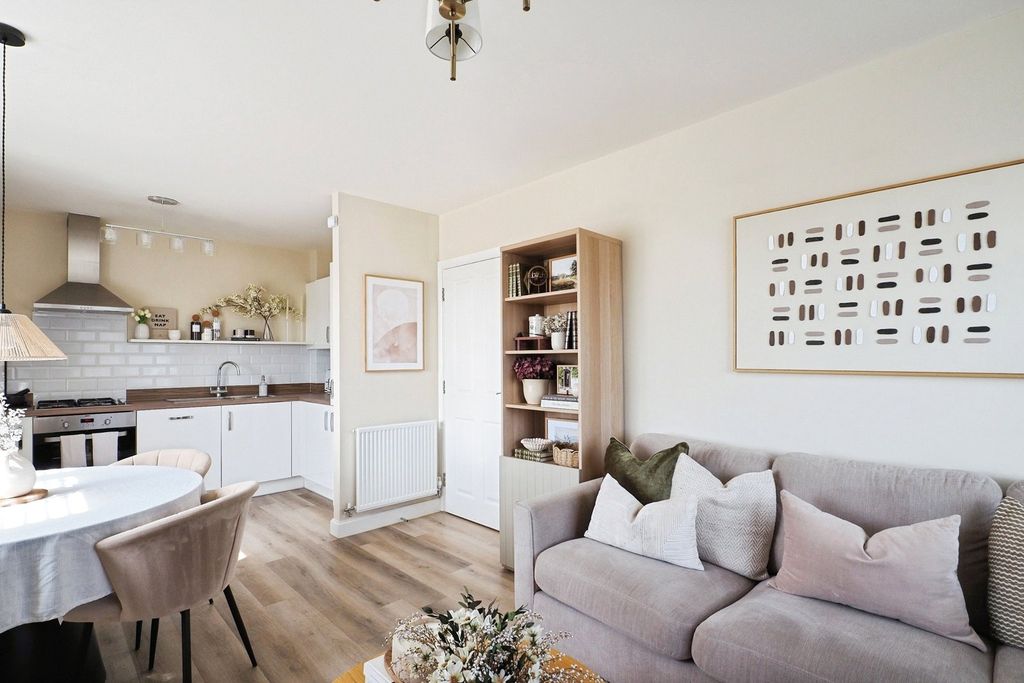 Property photo 2 of 16 Living Room