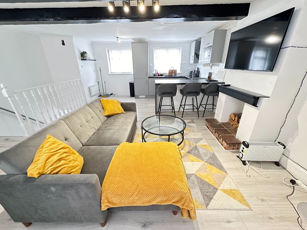 Property photo 3 of 11 3155583