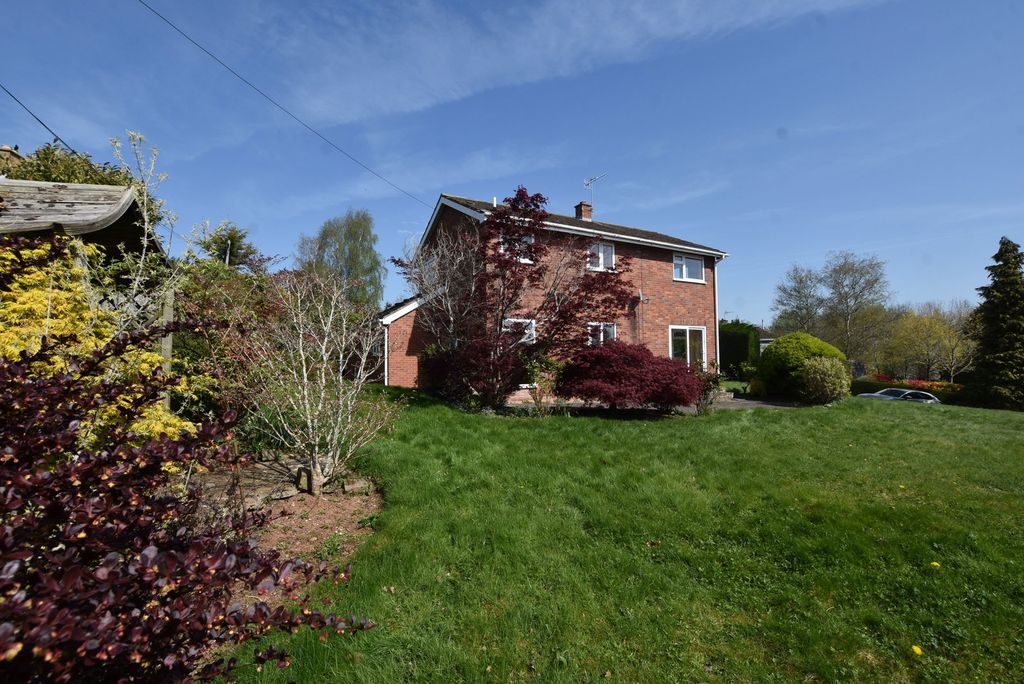Property photo 2 of 25
