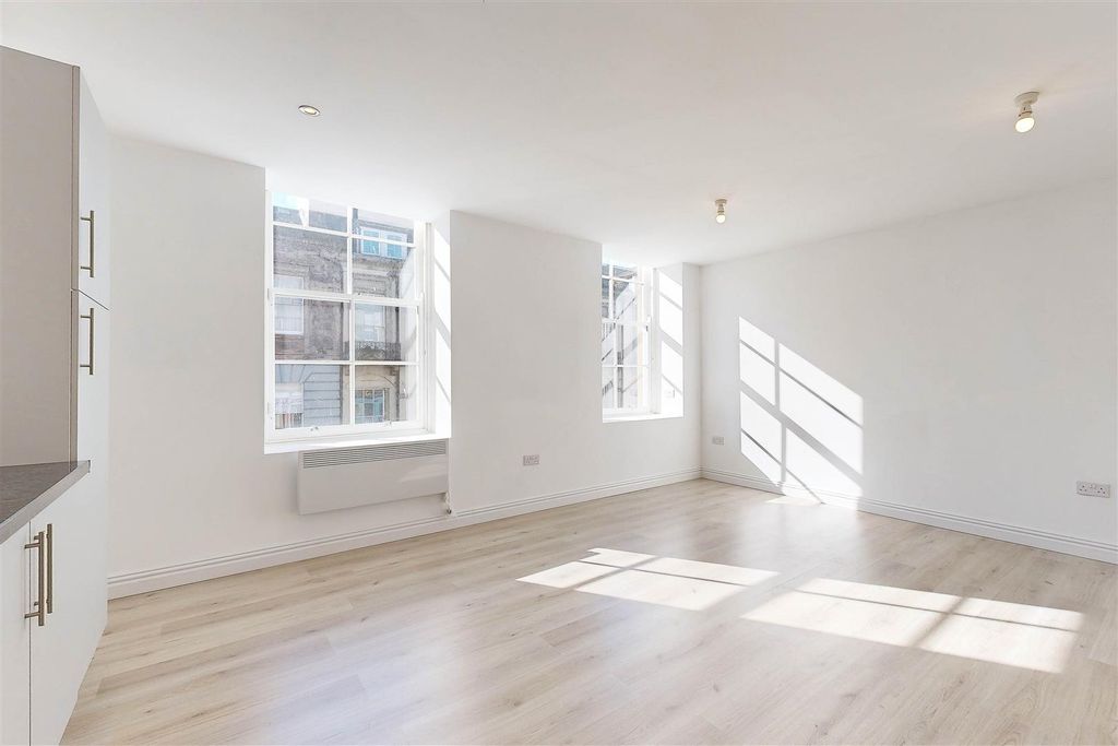 Property photo 2 of 15 S02.Jpg