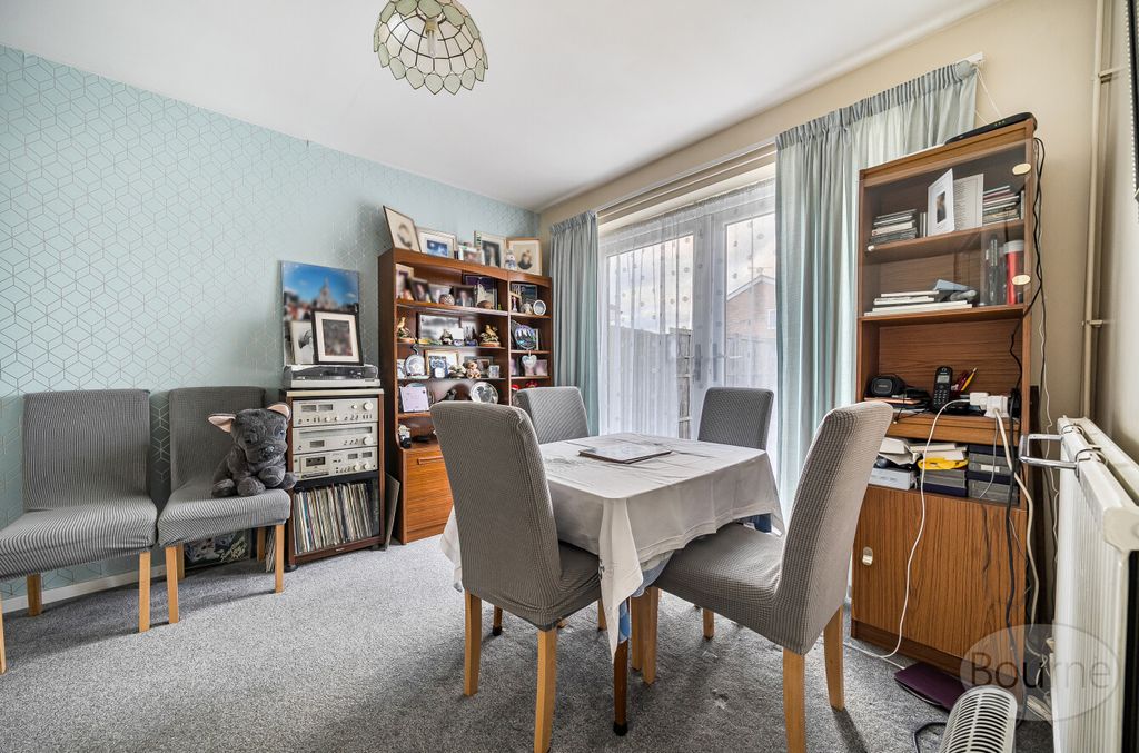 Property photo 3 of 17 81c17169-94Ec-43E...